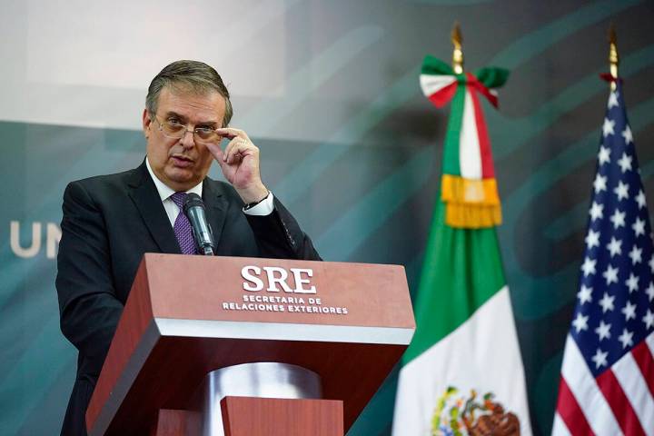 ARCHIVO - El canciller de México, Marcelo Ebrard, habla durante una conferencia de prensa conj ...