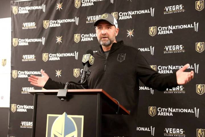 El entrenador de los Vegas Golden Knights, Pete DeBoer, habla sobre la temporada 2021-22 durant ...