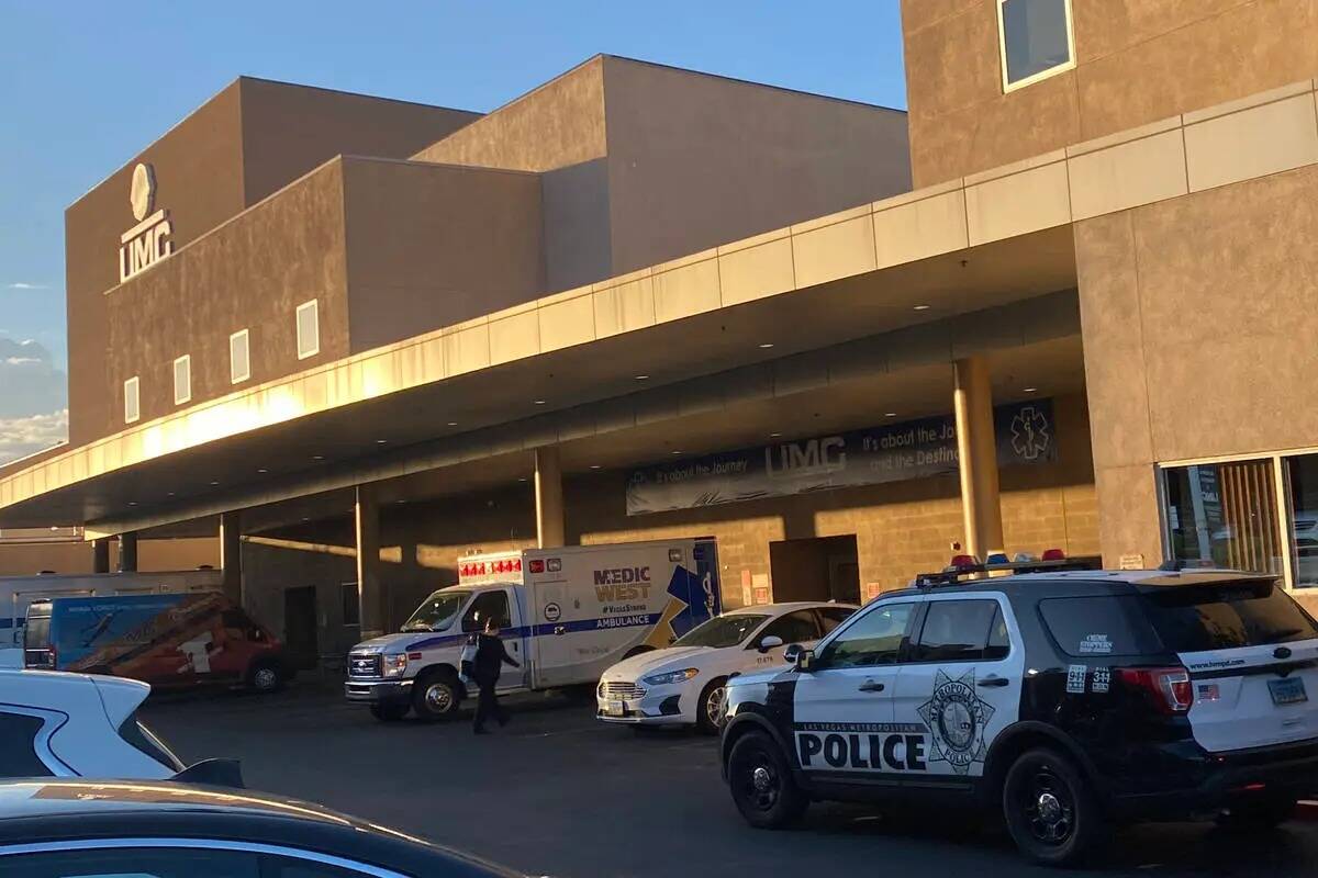 La policía de Las Vegas investiga en el University Medical Center tras un apuñalamiento morta ...