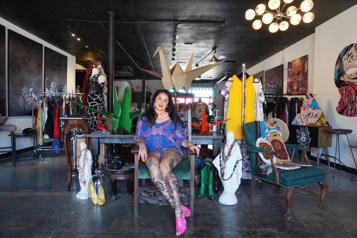 Ruby Romero, empresaria local, posa en el centro de Sin Amor Studio en el Distrito de Artes de ...