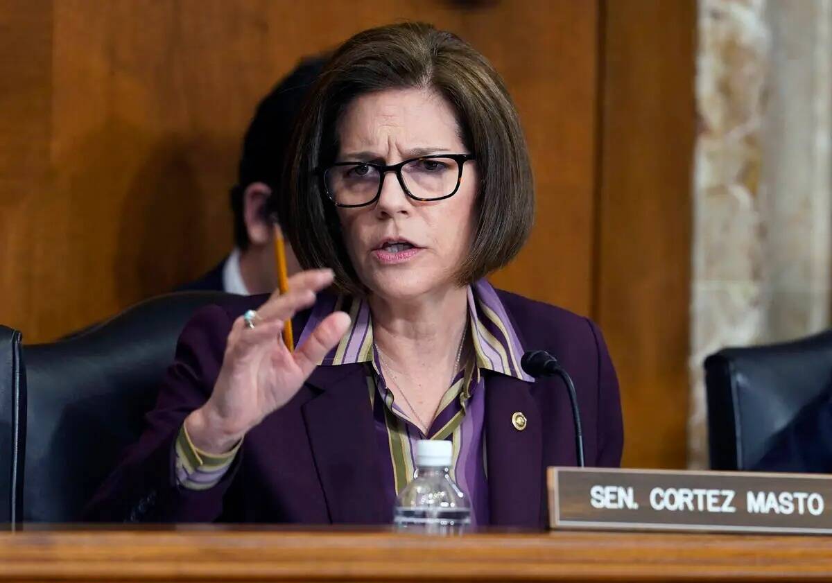 Archivo.- La senadora Catherine Cortez Masto, demócrata por Nevada, habla durante audiencia de ...