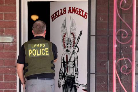 La policía de Las Vegas y Henderson hace una redada en la sede de los Hells Angels en East Bon ...