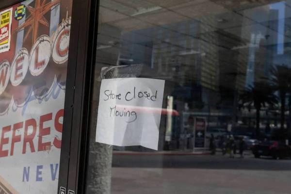Una tienda de conveniencia está cerrada en Cable Center Shops, el miércoles 29 de junio de 20 ...