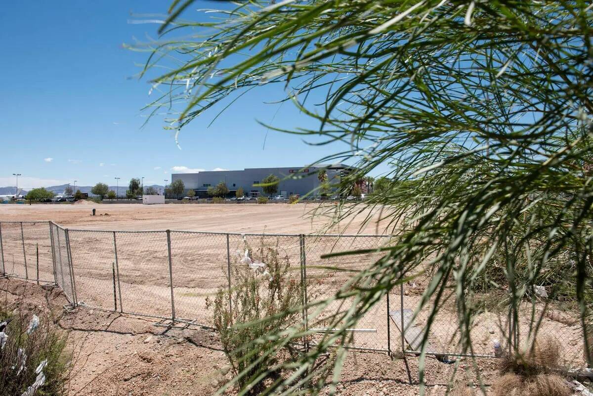 El terreno en el extremo sur del Strip donde se construirá el hotel-casino Dream Las Vegas, vi ...