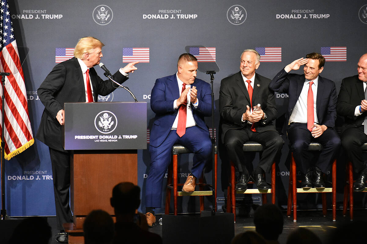El expresidente Donald Trump visitó Las Vegas para hacer campaña por Adam Laxalt y Joe Lombar ...