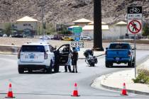 La policía en la entrada de la Autopista 95 en Horizon Drive, donde tuvo lugar un tiroteo en H ...