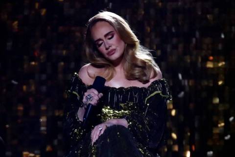 Adele se presenta en el escenario de los Brit Awards 2022 en Londres el martes 8 de febrero de ...