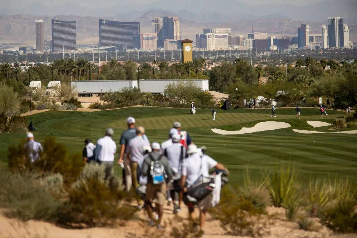 La vista desde el campo de golf Summit Club en Las Vegas, el miércoles 13 de octubre de 2021. ...