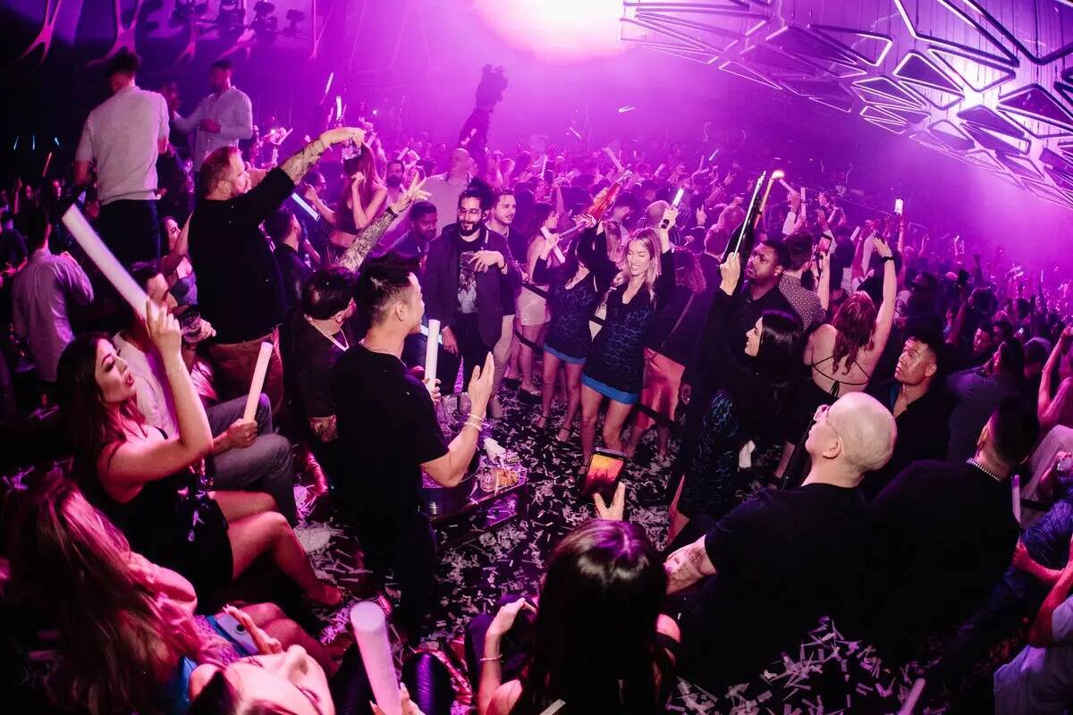 Un grupo festeja en el club Hakkasan del MGM Grand. (Crédito: Sammy Dean)