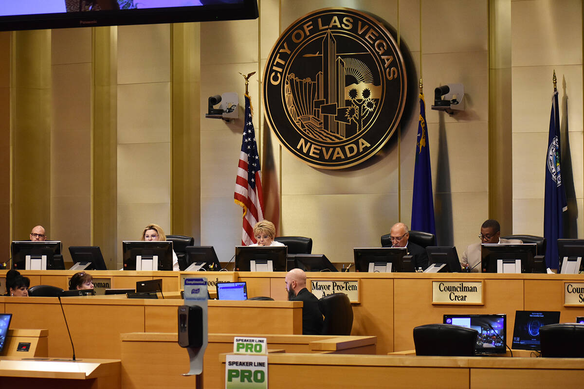 Los miembros del Concejo Municipal de Las Vegas analizaron distintos temas durante una sesión. ...