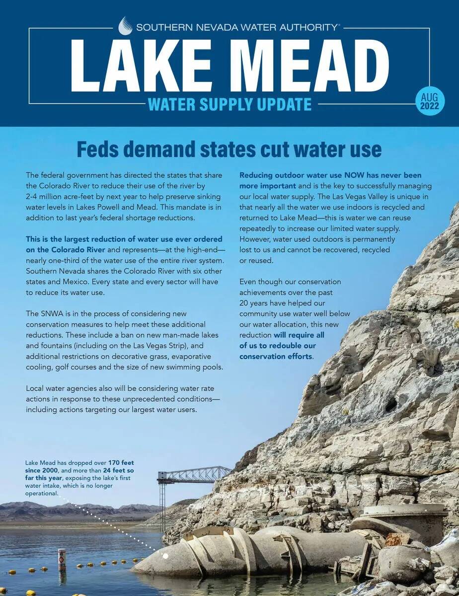 Un folleto de la Autoridad del Agua del Sur de Nevada y una publicación en redes sociales sobr ...