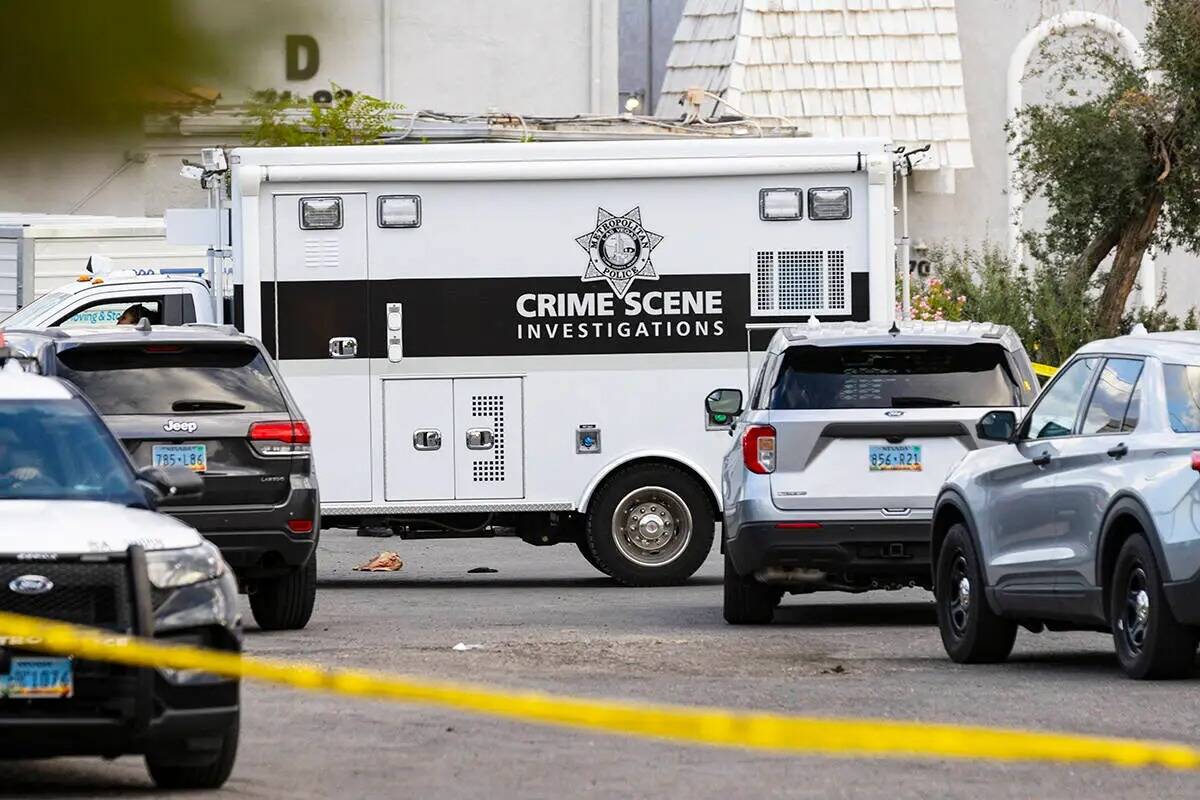 La policía de Las Vegas está investigando un homicidio después de que un hombre apuñalara a ...