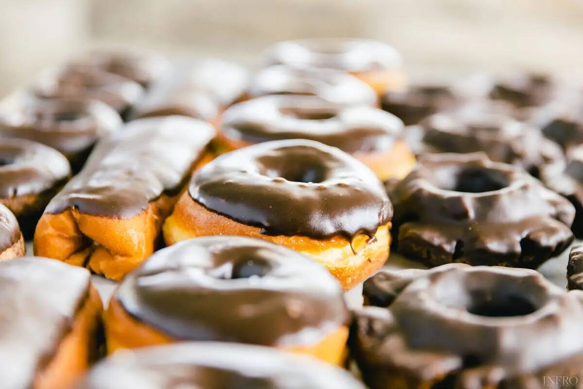 Randy's Donuts, un establecimiento de Los Ángeles, inaugurará su local en Rainbow y Sahara el ...