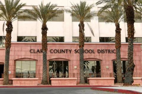 Centro administrativo del Distrito Escolar del Condado Clark (Chitose Suzuki / Las Vegas Review ...