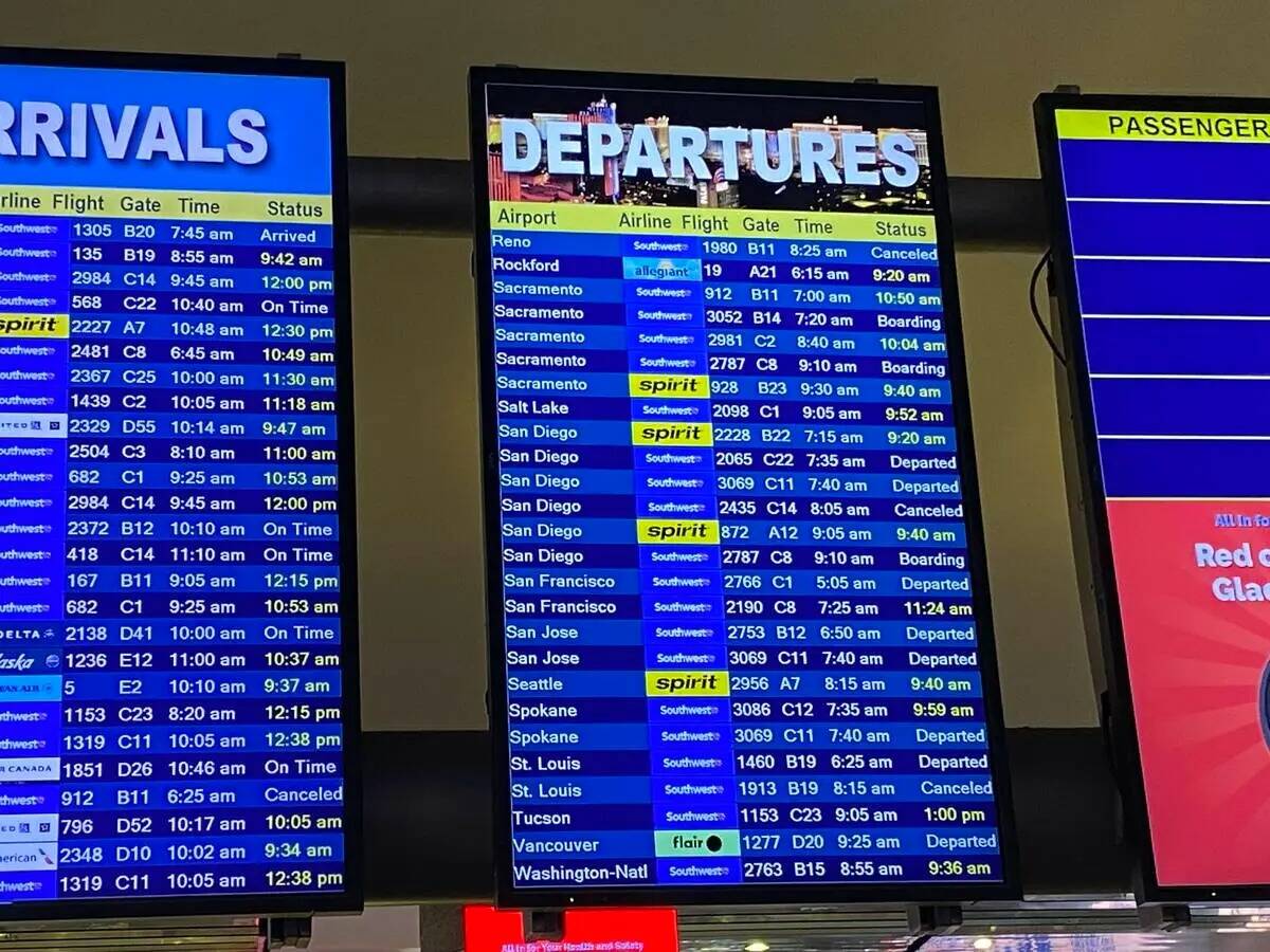 Se muestran los retrasos de los vuelos en el Aeropuerto Internacional Harry Reid de Las Vegas N ...
