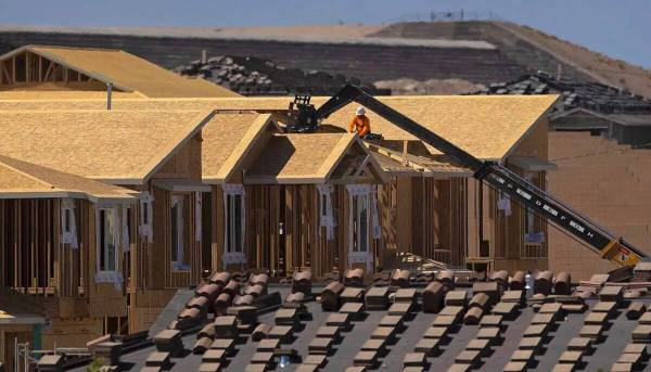 La construcción de casas en el noroeste del valle de Las Vegas continúa el lunes 23 de mayo d ...
