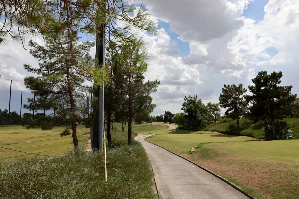 El club de golf Desert Pines, en las carreteras Bonanza y Pecos, en Las Vegas, el jueves 18 de ...