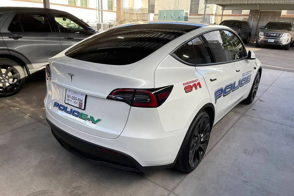Uno de los nuevos vehículos eléctricos Tesla para el Departamento de Policía de Boulder City ...