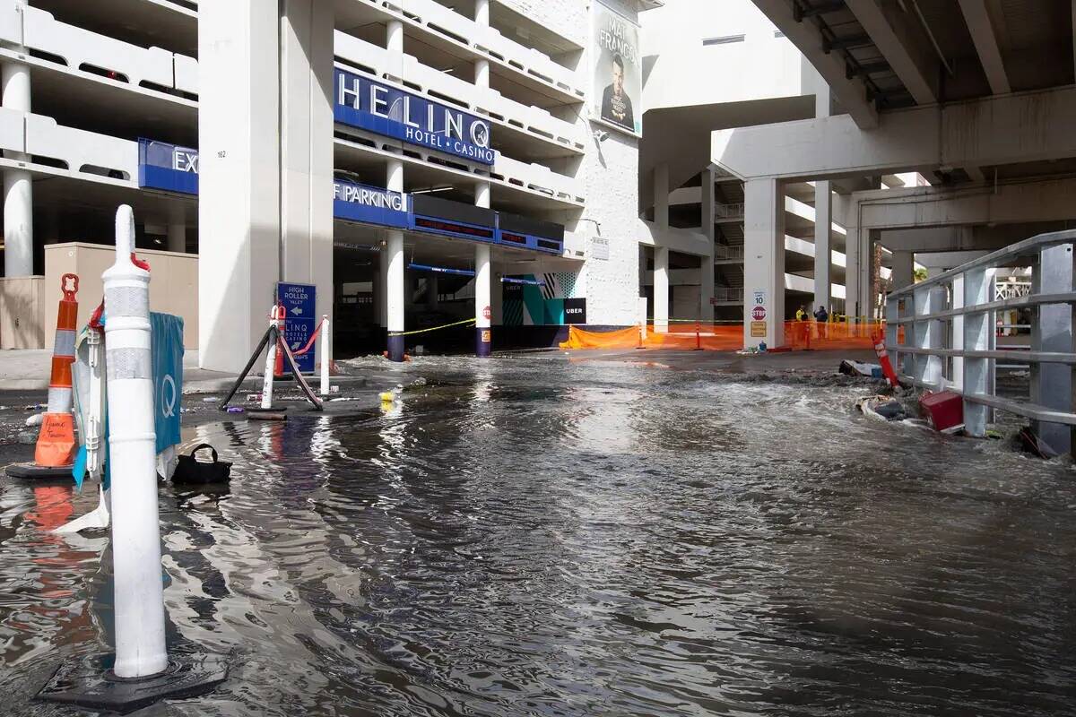El estacionamiento del LINQ inundado el viernes 12 de marzo de 2021, en Las Vegas. (Ellen Schmi ...