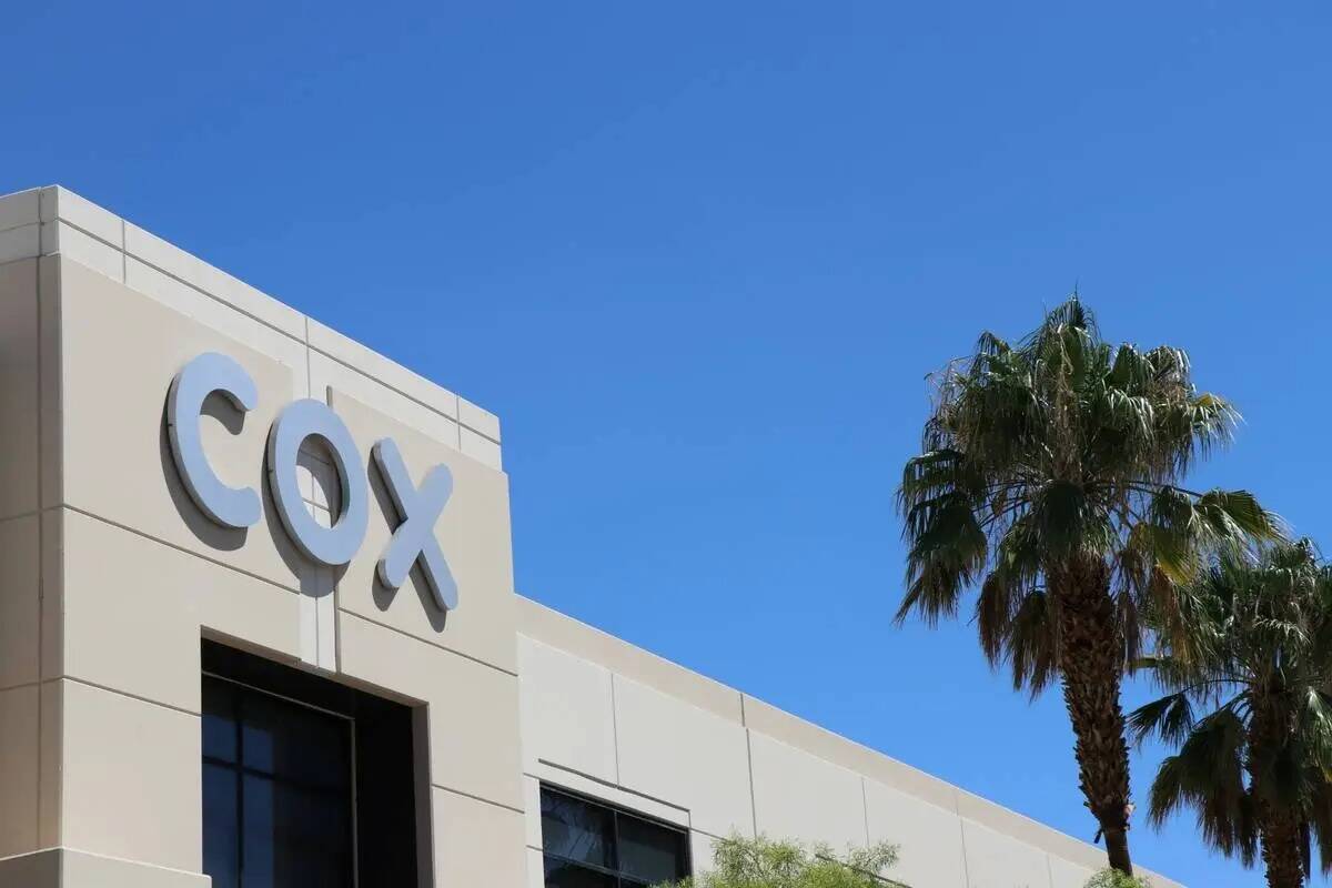 El exterior de la oficina de Cox Communications en North Rancho Drive en Las Vegas el lunes 29 ...