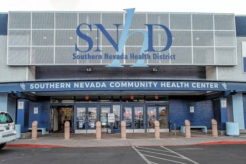 ARCHIVO - Clínica de vacunación contra el COVID-19 en el Distrito de Salud del sur de Nevada ...