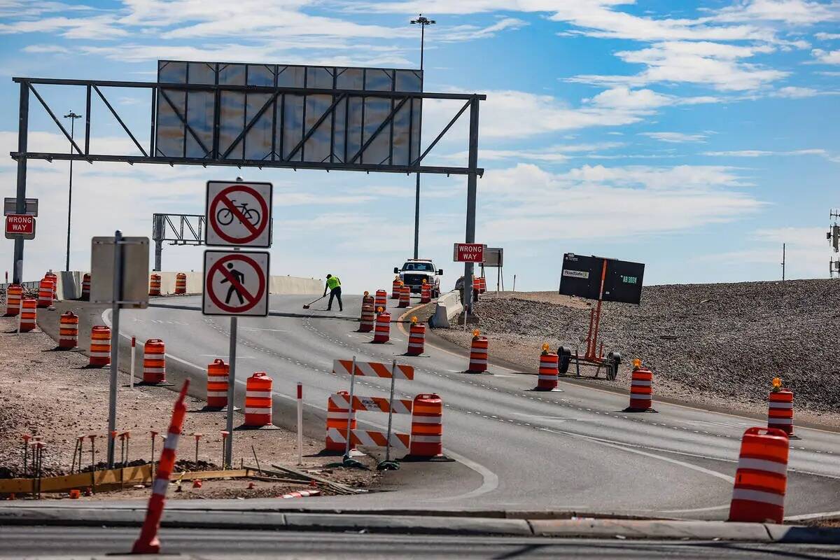 La rampa de salida de 215 Beltway hacia Decatur, donde un proyecto está creando largos atascos ...