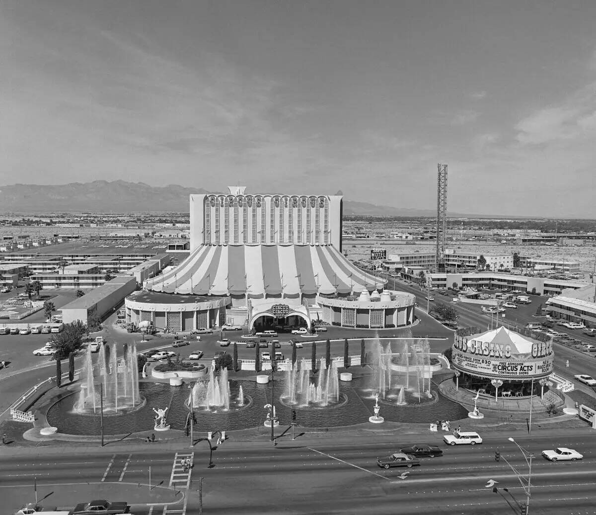 El exterior de Circus Circus se ve en esta vista desde la parte superior de Riviera el 21 de se ...