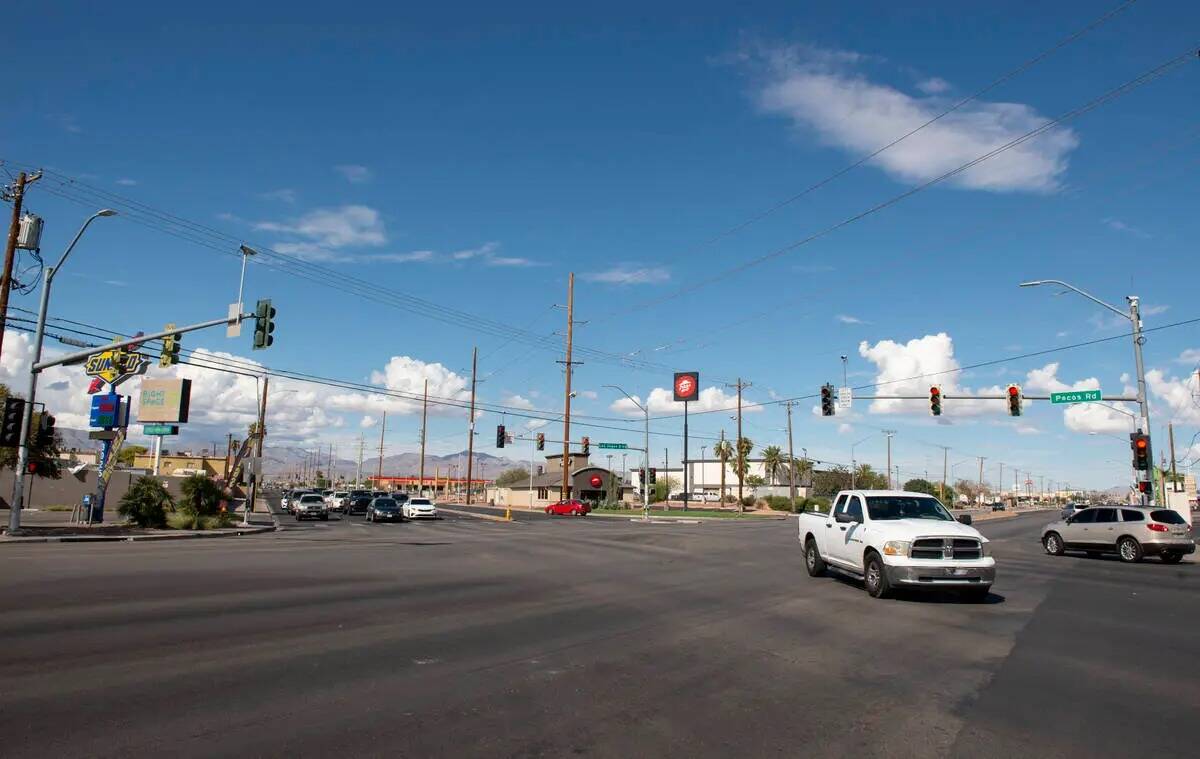 La intersección de Las Vegas Boulevard N y N Pecos Road donde un motociclista murió en un acc ...