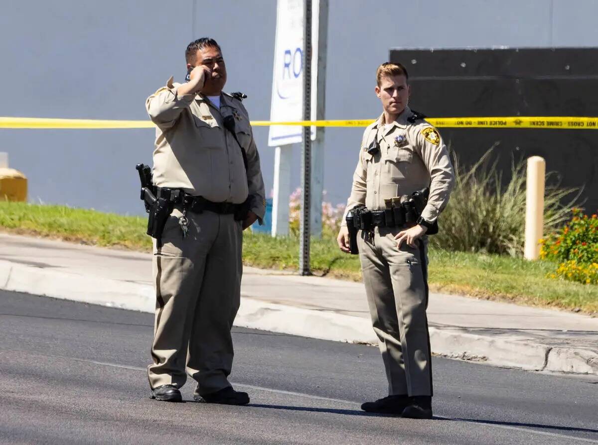 La policía de Las Vegas está investigando una colisión fatal que involucra a una motocicleta ...
