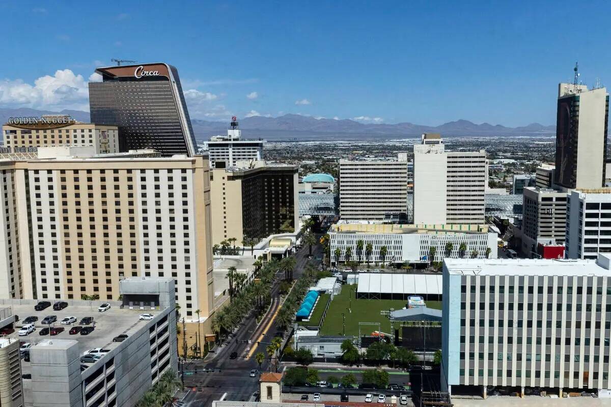 El centro de Las Vegas visto desde el Centro Regional de Justicia, el miércoles 14 de septiemb ...