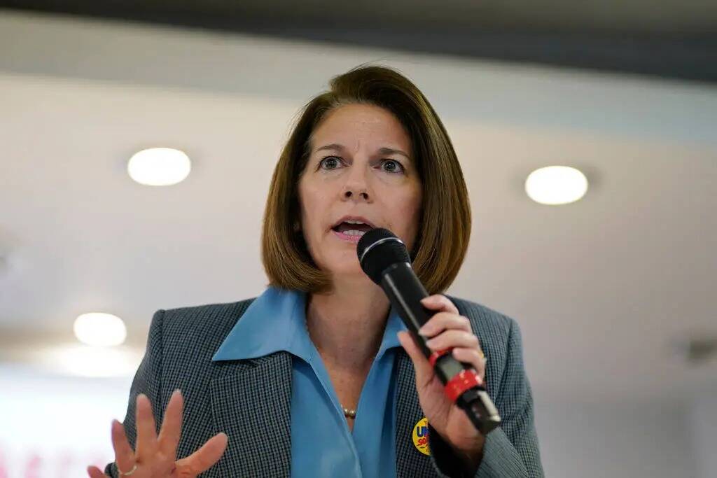 La senadora Catherine Cortez Masto, demócrata por Nevada, habla durante un evento en el sindic ...