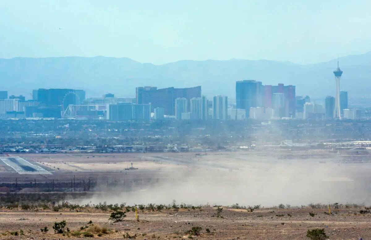 ARCHIVO - Se pronostican vientos de 40 mph o más en el valle de Las Vegas para el sábado 22 d ...
