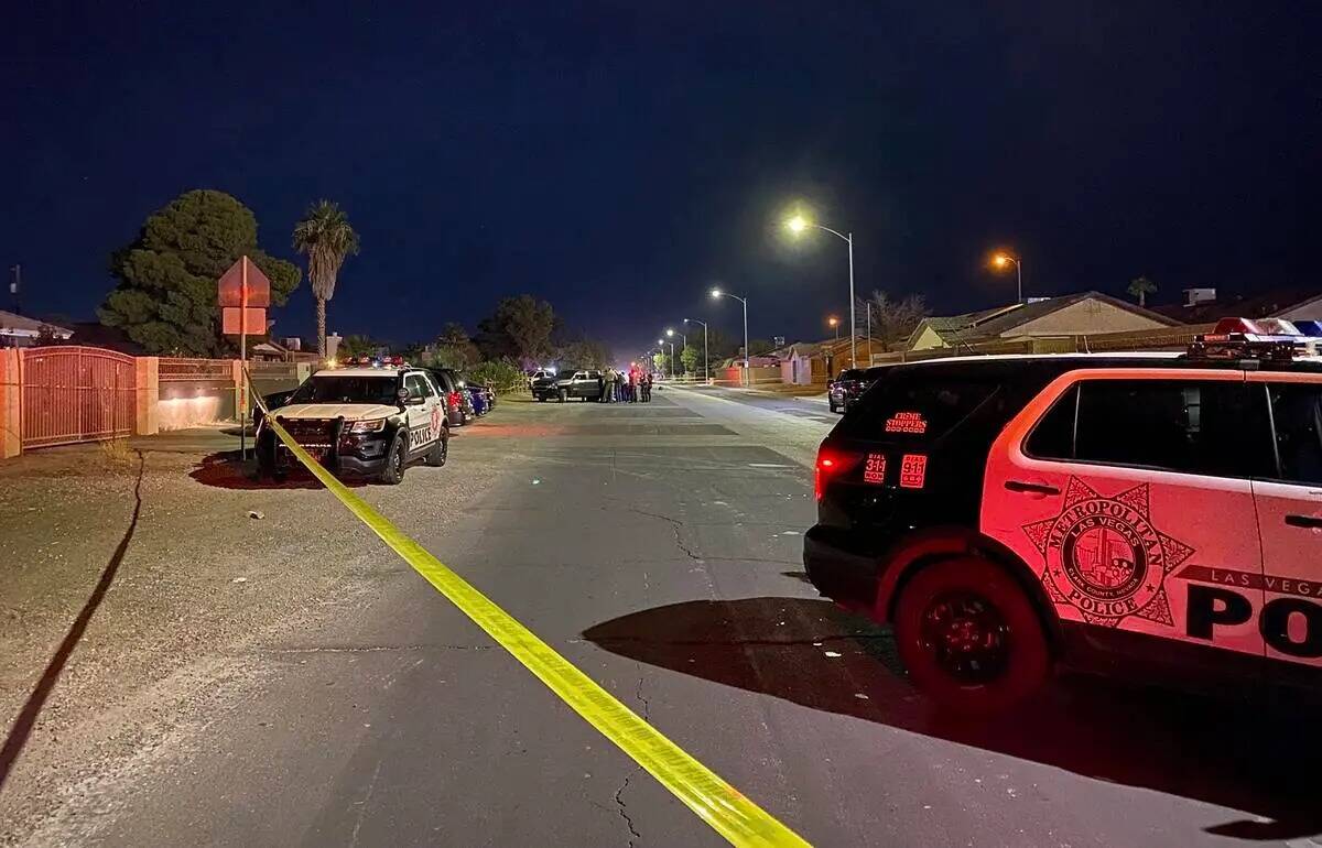 La policía de Las Vegas estaba investigando un homicidio en la cuadra 1200 de North Christy La ...