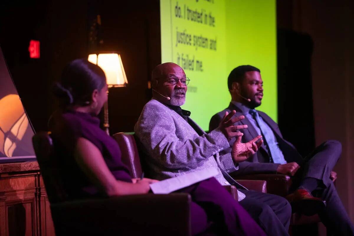 Marvin Anderson, centro, 58 años, habla en un panel sobre su experiencia de ser condenado inju ...