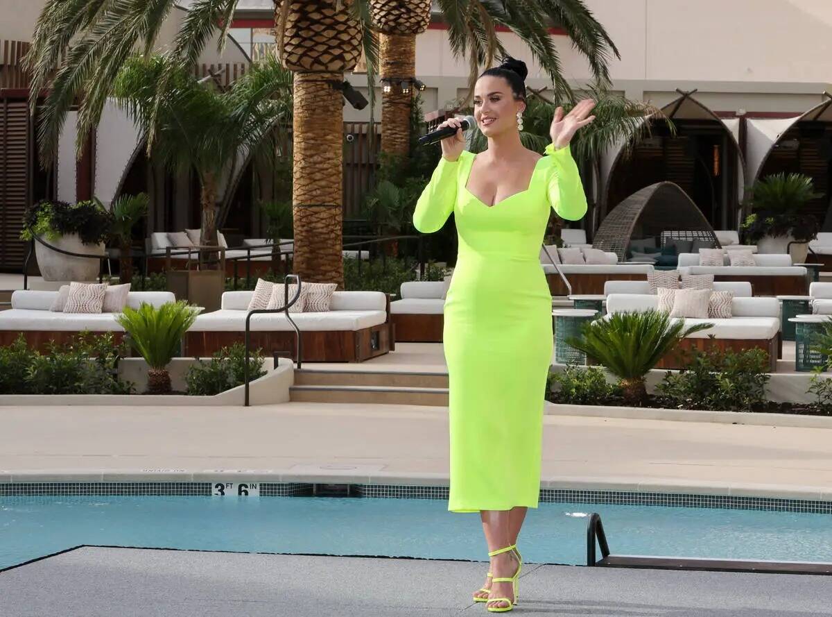 La cabeza de cartel del Resorts World Theatre, Katy Perry, se dirige a los medios de comunicaci ...