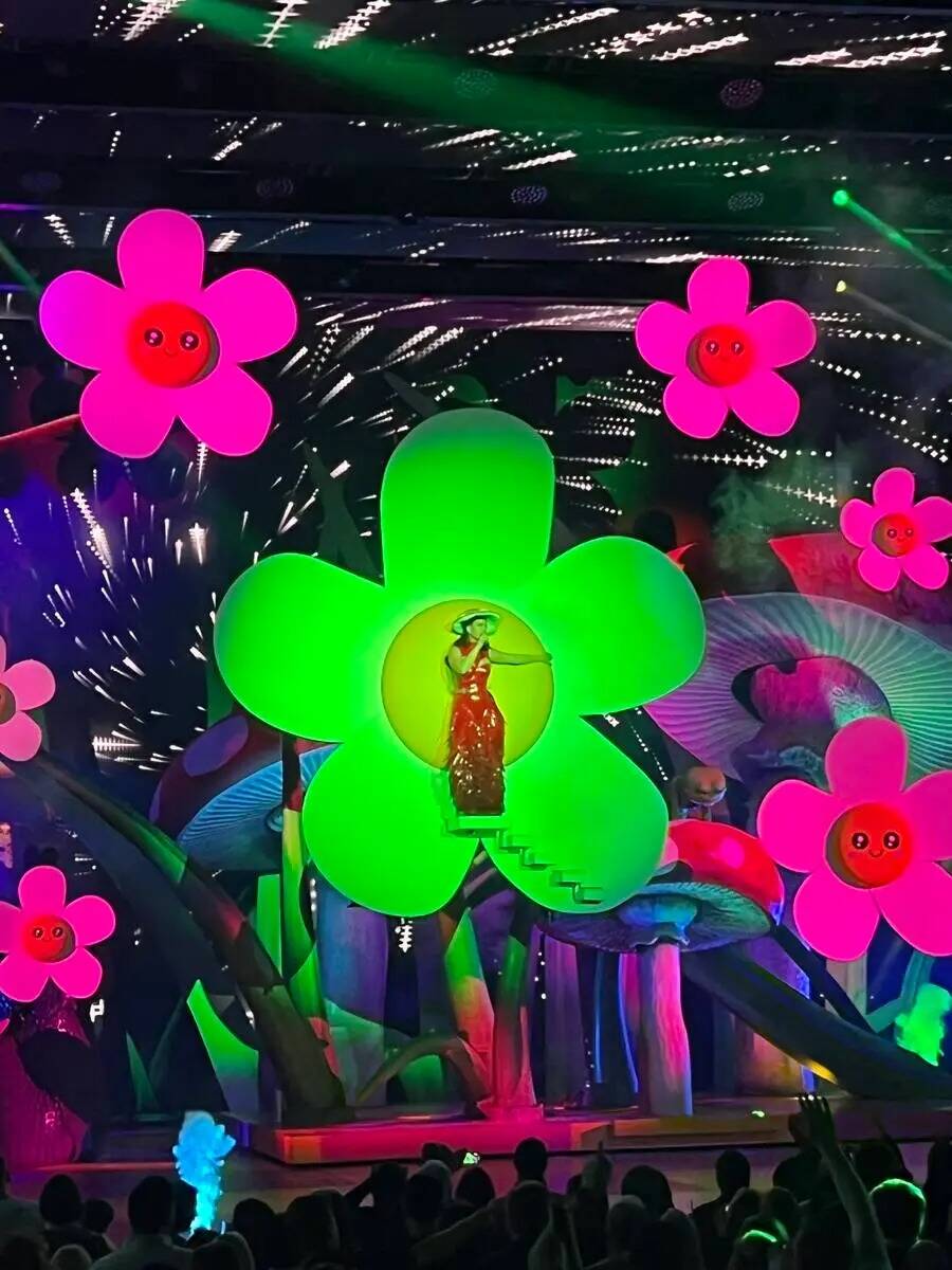 Katy Perry se presenta en Resorts World Las Vegas el 16 de marzo de 2022. (John Katsilometes/La ...