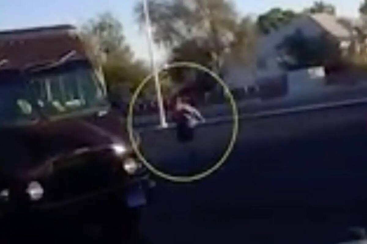 La policía de Henderson publicó el video de la cámara de tablero de un tiroteo con participa ...