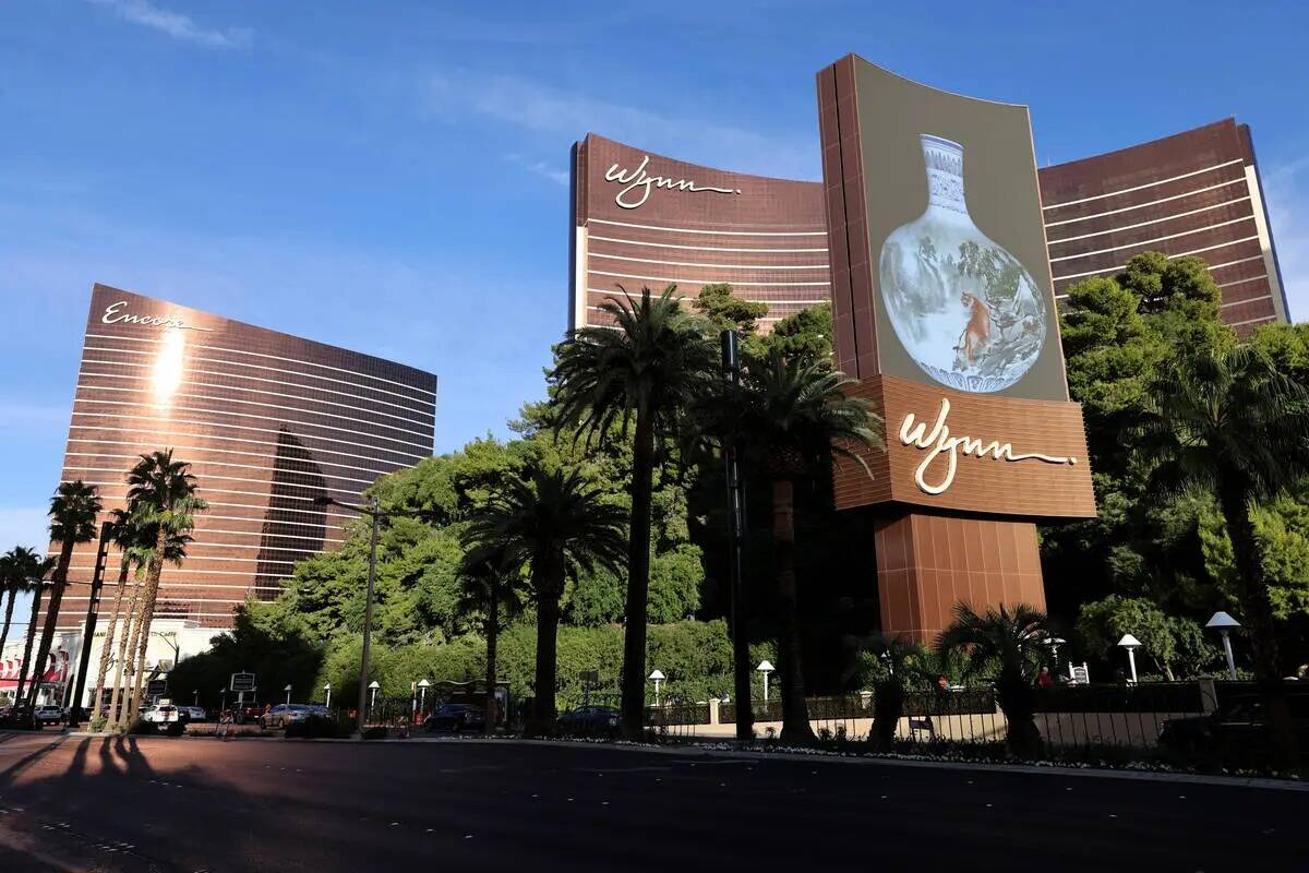 Wynn Las Vegas en el Strip el lunes 31 de octubre de 2022. Tilman Fertitta adquirió 6.9 millon ...