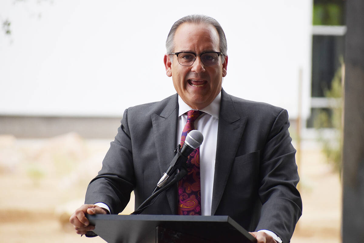El superintendente de CCSD, el Dr. Jesús F. Jara. Foto tomada en la inauguración de una nueva ...