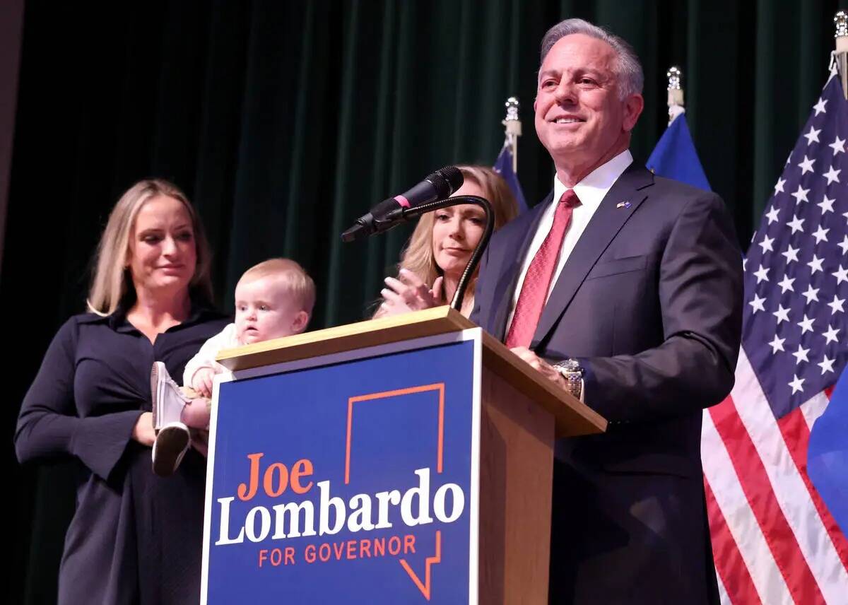 El gobernador electo de Nevada, Joe Lombardo, da un discurso de victoria en su alma mater, Ranc ...
