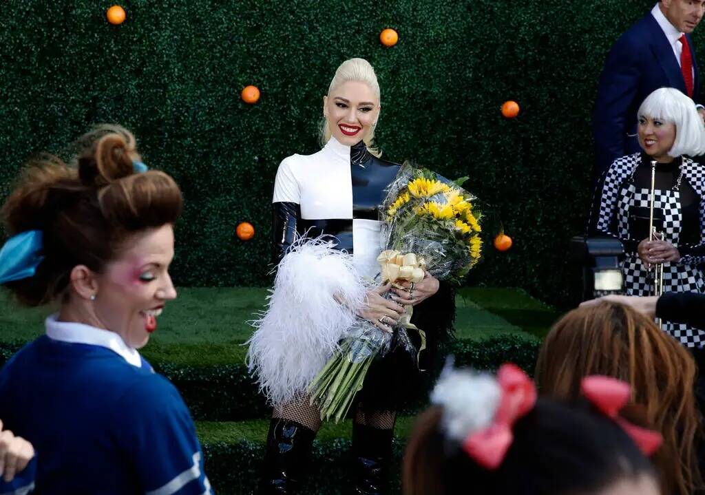 Gwen Stefani posa para los fotógrafos mientras aparece en un evento en el hotel-casino Planet ...