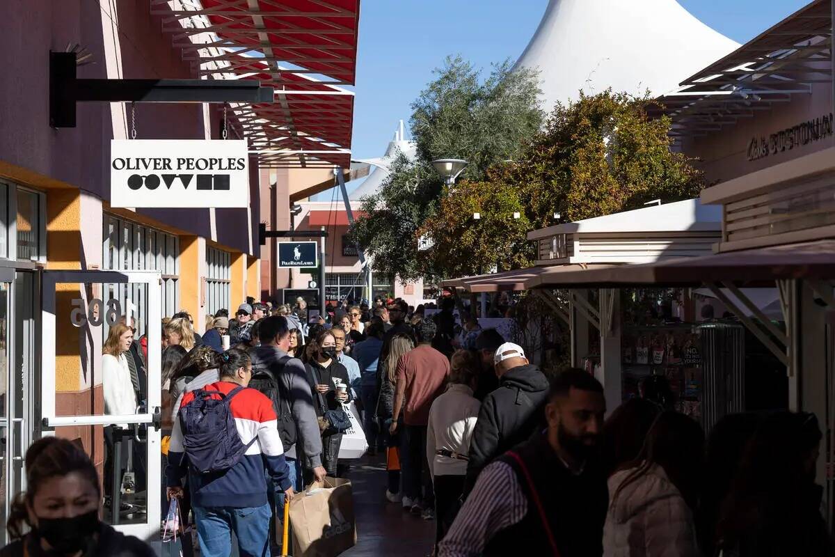 retirarse Turbulencia si La espera terminó, los compradores llegan a las tiendas para las ofertas  del Black Friday | Las Vegas Review-Journal en Español
