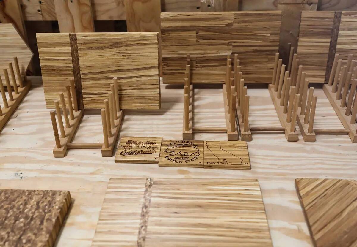 Artículos hechos con palillos usados en la fábrica de ChopValue en Las Vegas, el martes 22 de ...