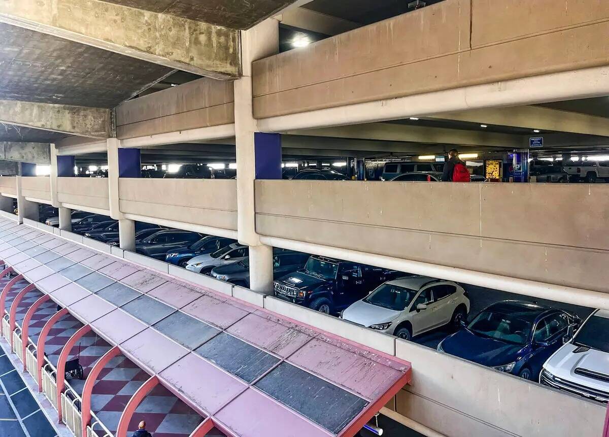 El estacionamiento del Aeropuerto Internacional Harry Reid en Las Vegas, el miércoles 23 de no ...