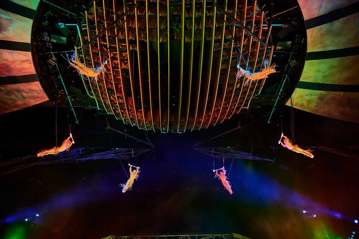 El acto de bungee en "Mystery" del Cirque du Soleil en Treasure Island. (Cirque du Soleil)