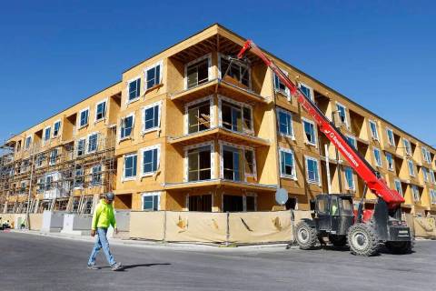 Actualmente se está construyendo una nueva urbanización de apartamentos en UnCommons, un comp ...