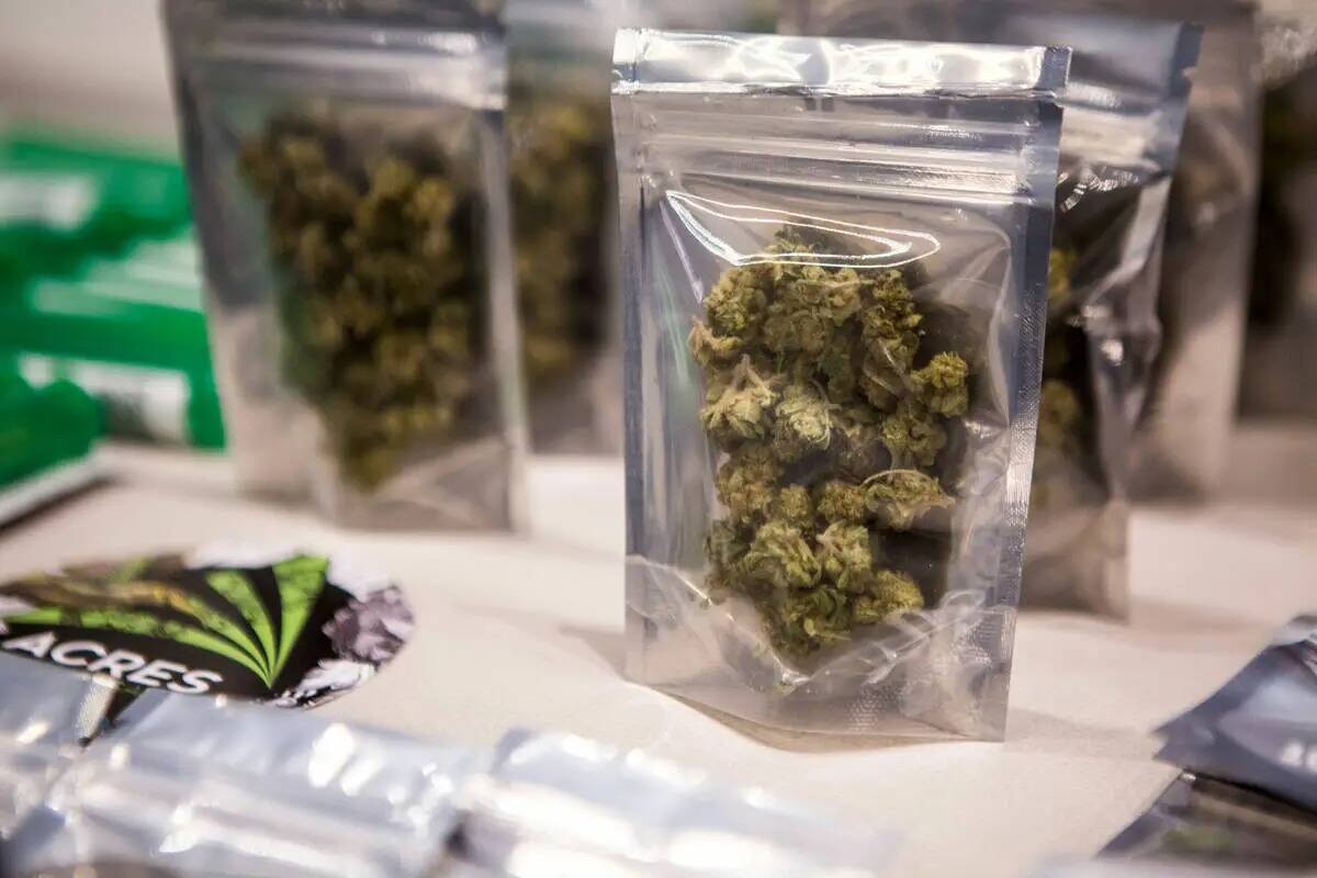 Esta marihuana se exhibe para su venta en Acres Dispensary en Las Vegas. (Las Vegas Review-Journal)