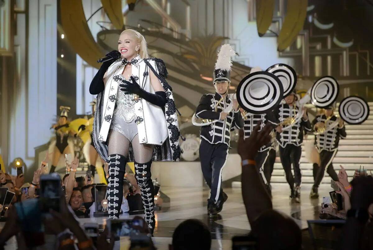 Gwen Stefani se muestra durante su producción "Just A Girl" en Zappos Theatre de Planet Hollyw ...
