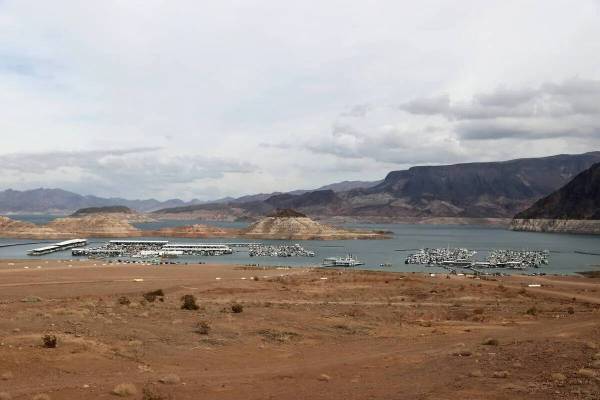 Imagen de Las Vegas Boat Harbor, a la izquierda, y Lake Mead Marina cerca de Boulder City, el l ...