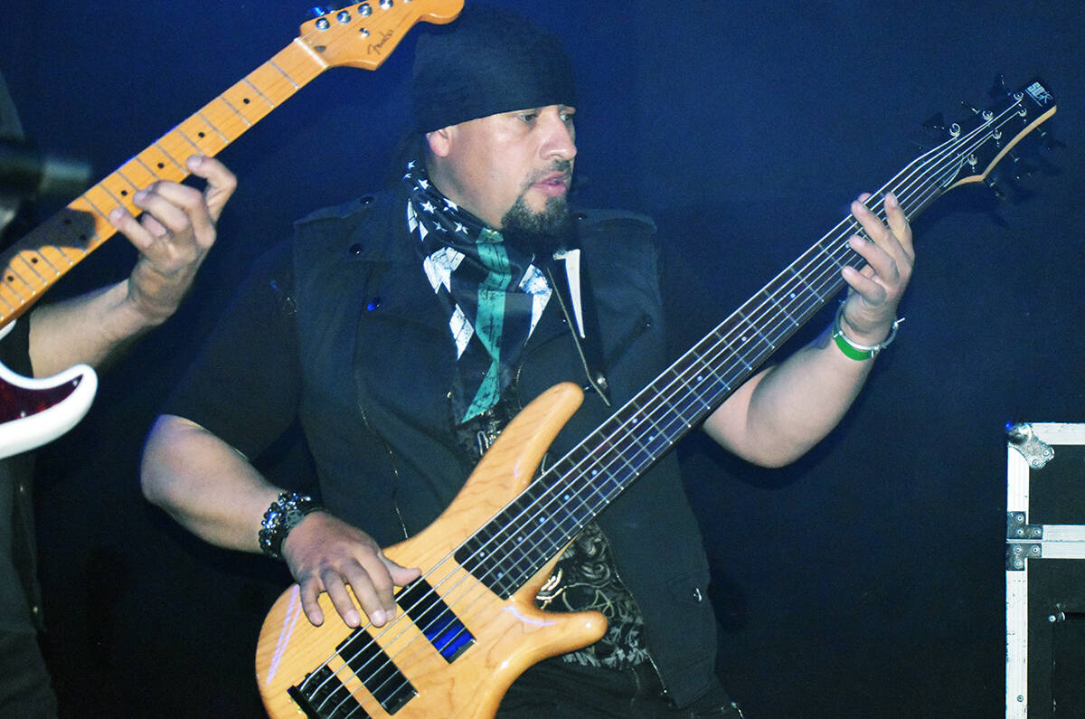 Miguel Jiménez es el bajista de Pancho Villa, una agrupación que rinde un homenaje metalero a ...